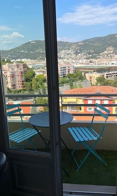 Apartment Grand Studio Avec Vue, Ac, Calme Proche Ville