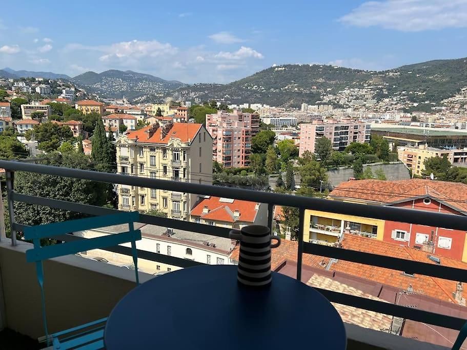 Grand Studio Avec Vue, Ac, Calme Proche Ville Apartment Nice