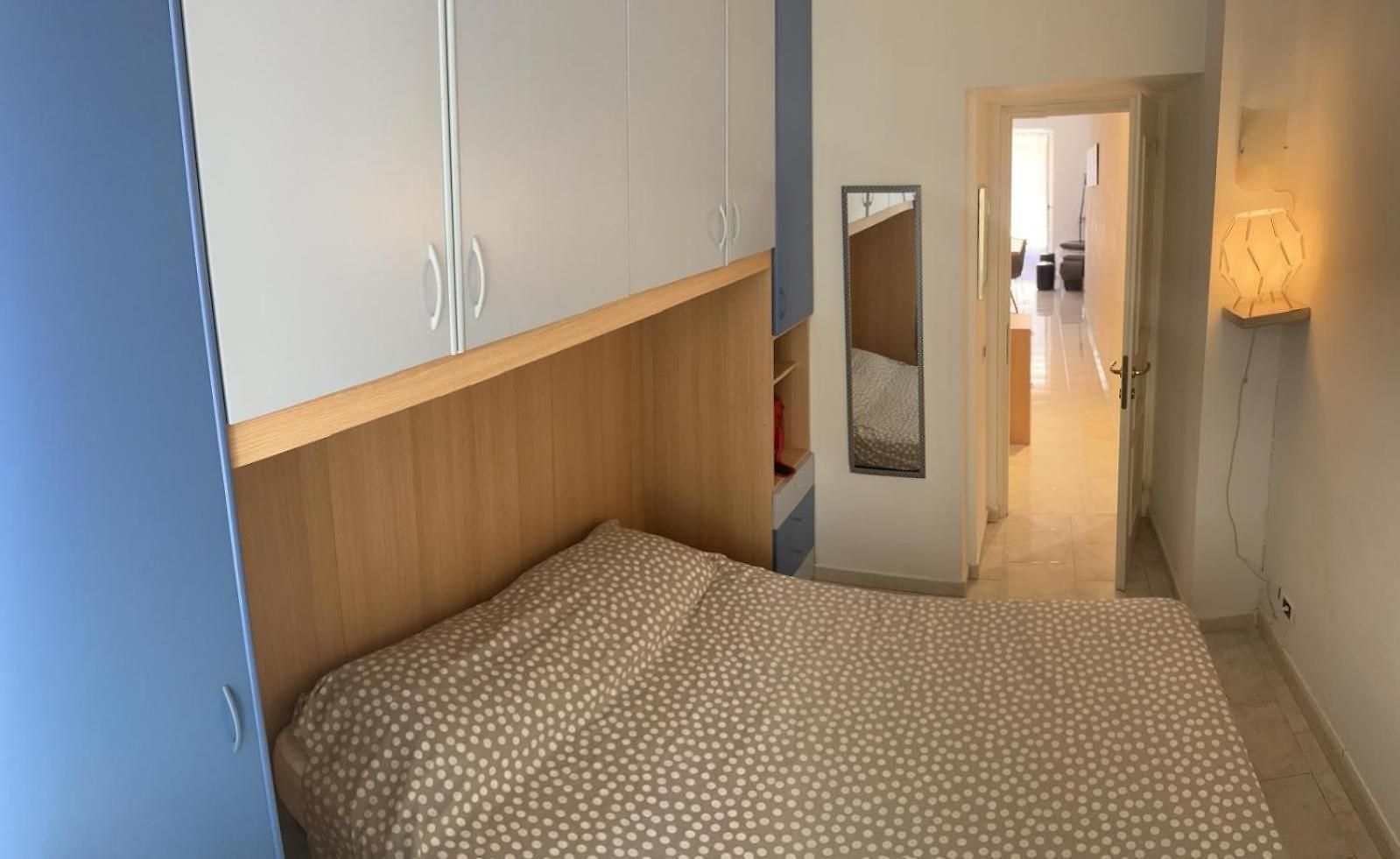 Apartment Deloye Fshh
