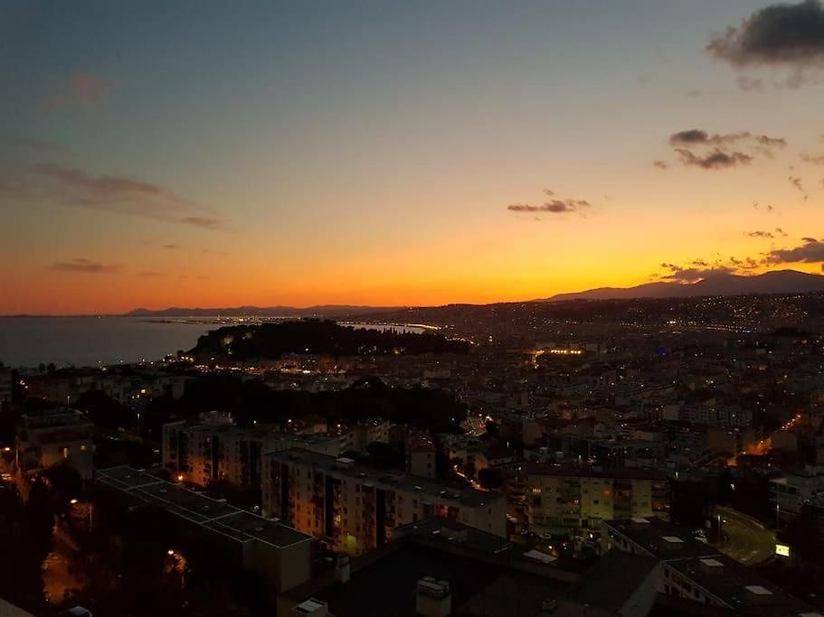 Appartement 2 Pieces Balcon Vue Imprenable Mer---ville---montagne *