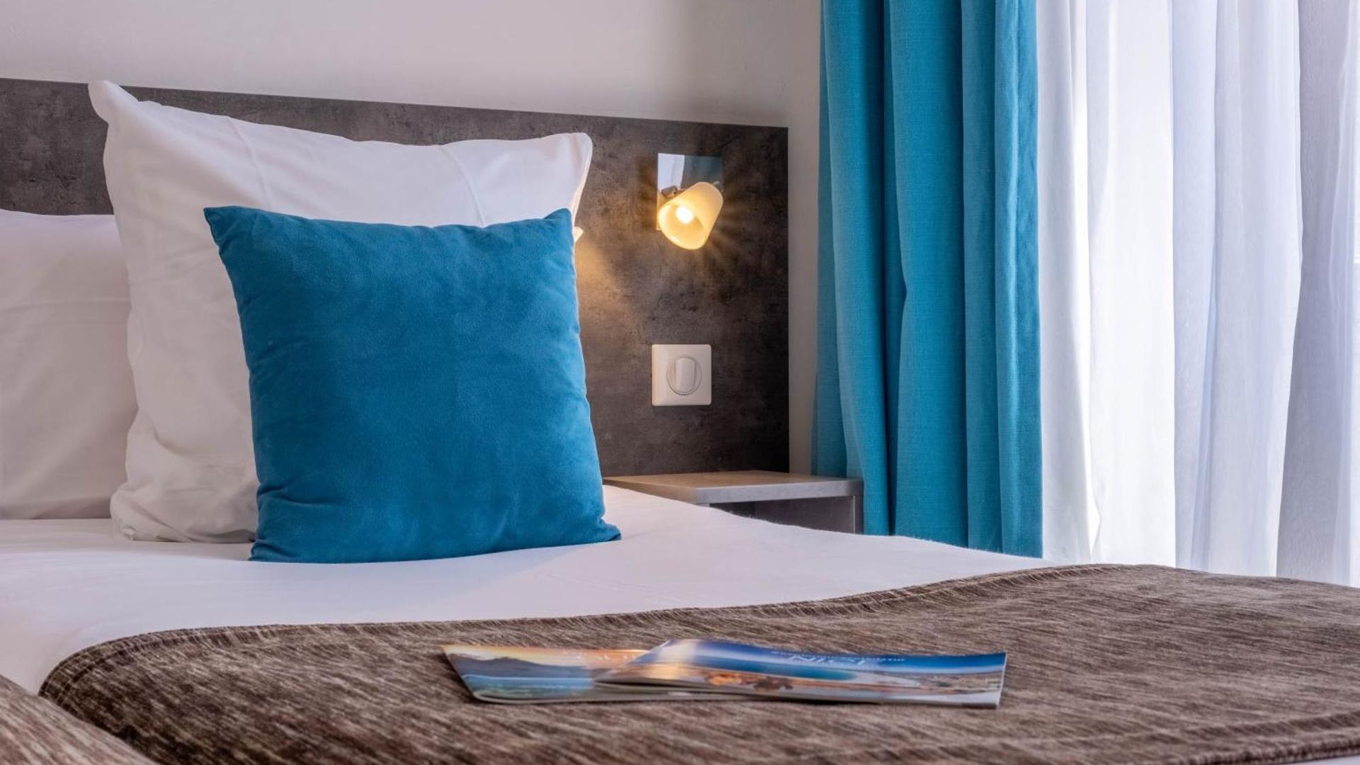 De La Fontaine Hotel
