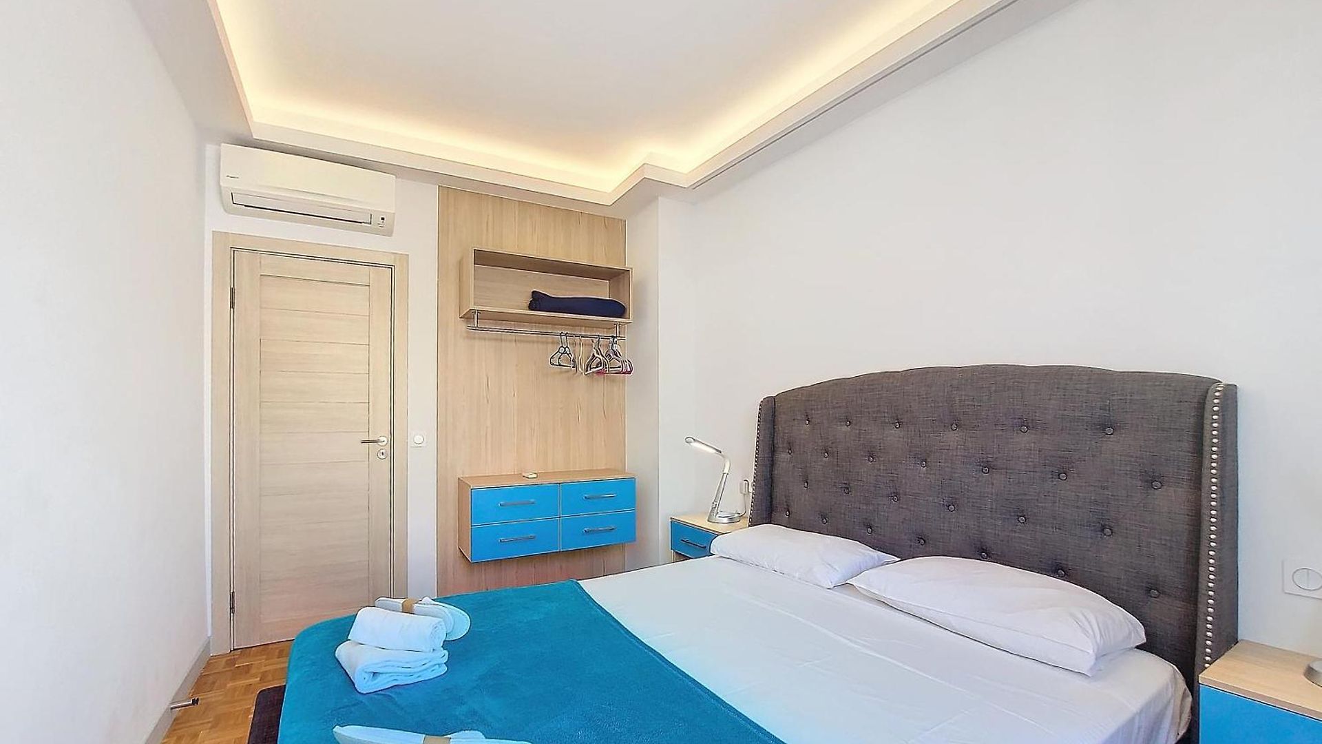 Nestor&jeeves - Bleu Azur Vue - - Very Close Sea *