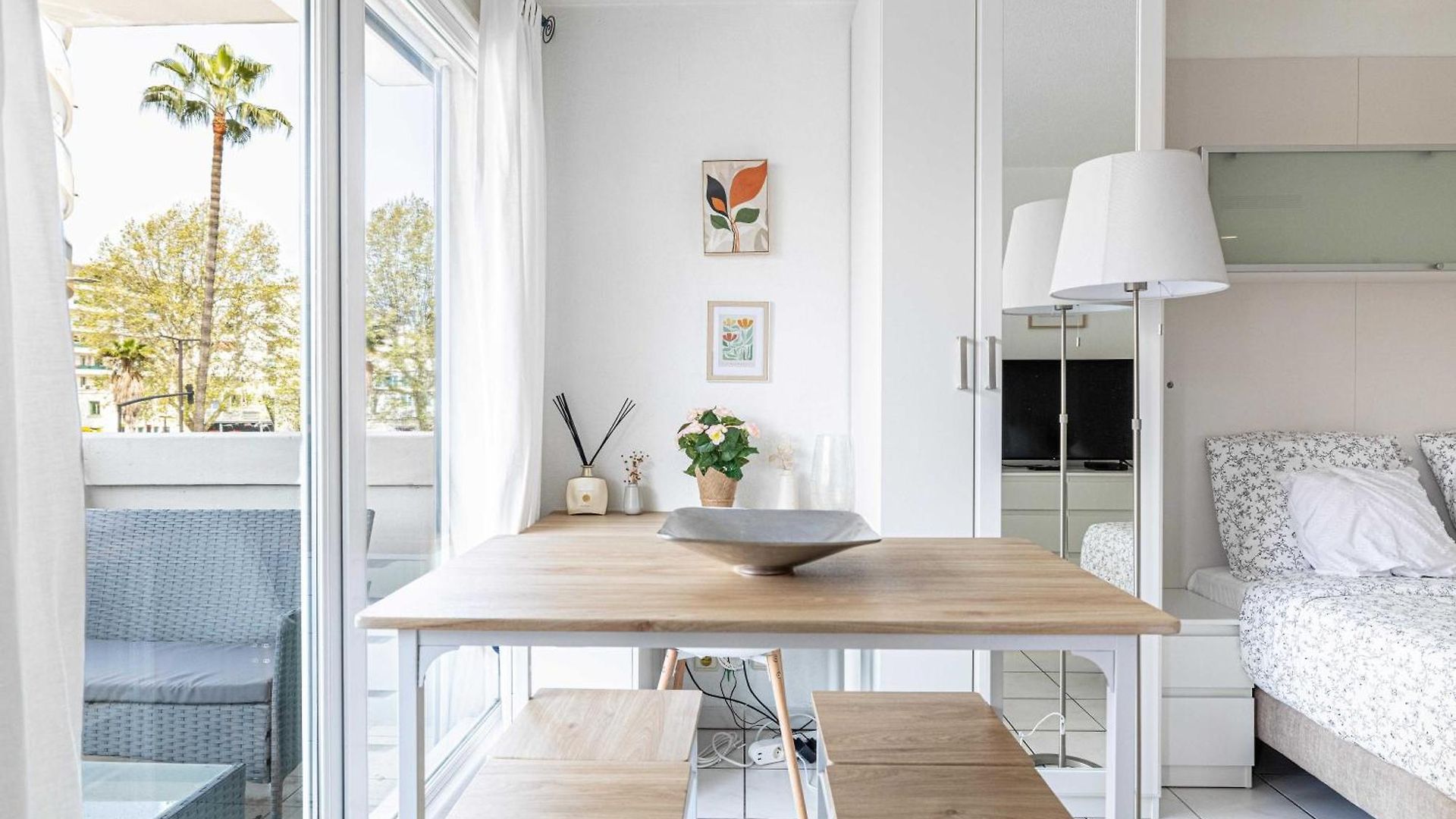Charming With Pool & Balcony -heart Of Appartement Nice