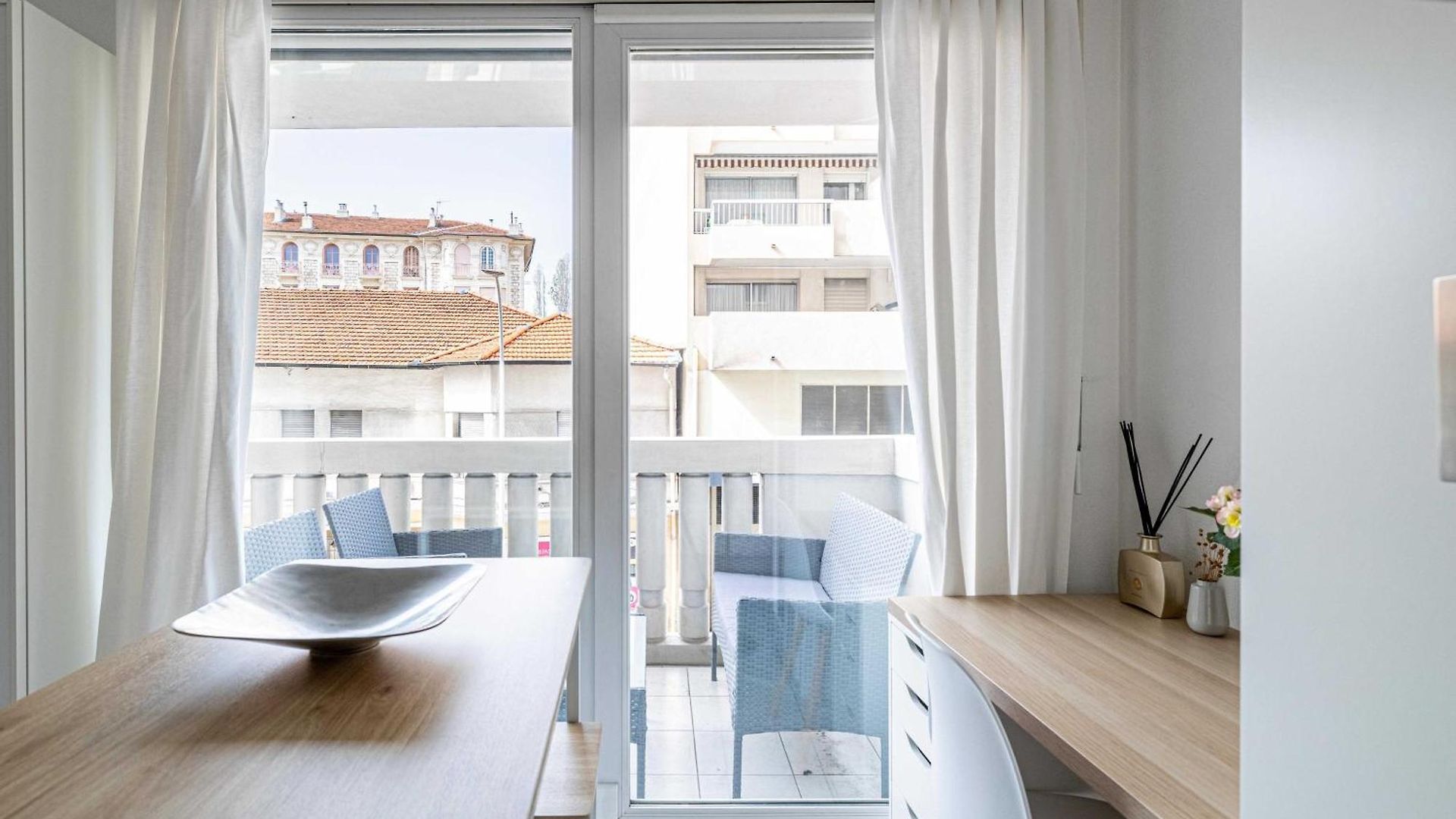 Charming With Pool & Balcony -heart Of Nice