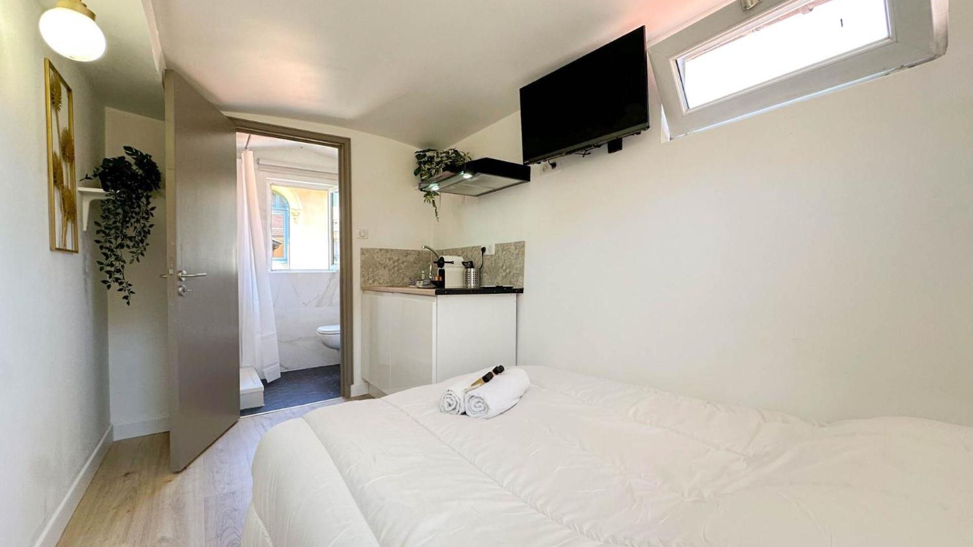 Le Celeste 3*