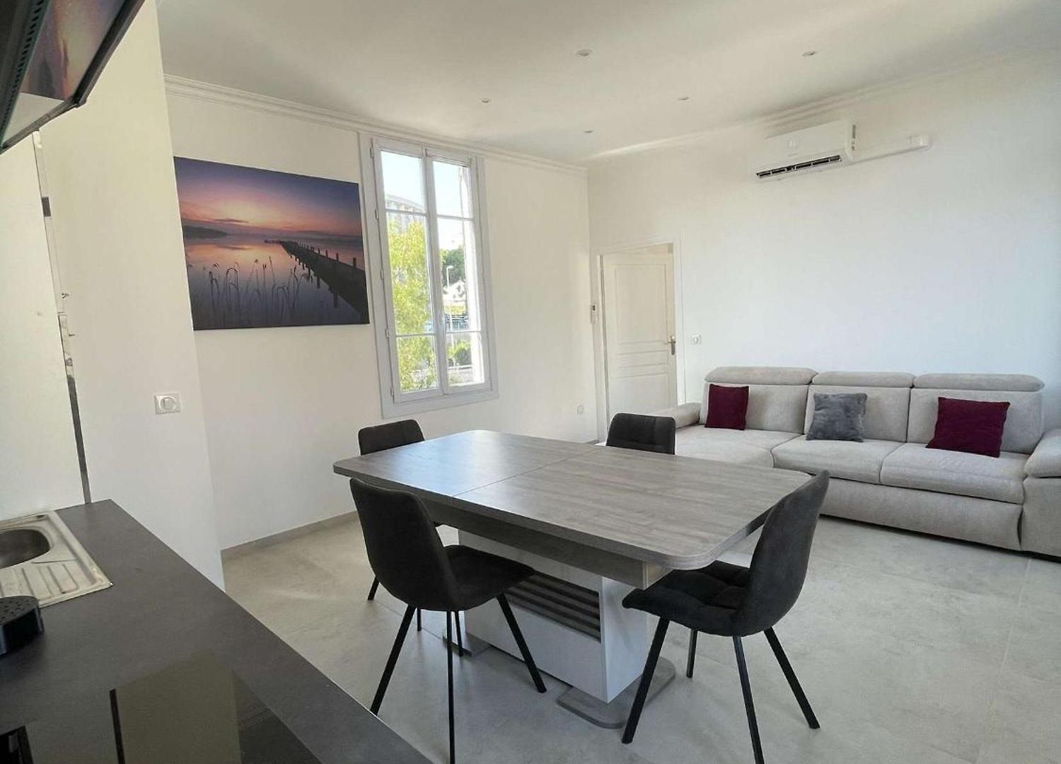 Cosy Flat 250m From * Nice