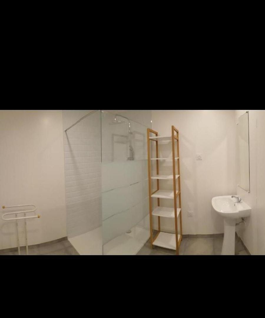 Grand Appartement, 2 Ou 3 Ou 4 Pieces, Tramway Sur Place, Proche Gare Sncf St Augustin 900 Metre , Aeroport 1200 Metre, Ou Allianz Riviera 10 Min, Palais Nikaia 2 Min , Supermarche Sur Place, Parking Possible Si Disponible Ou Payant A 1000 Metr Nice