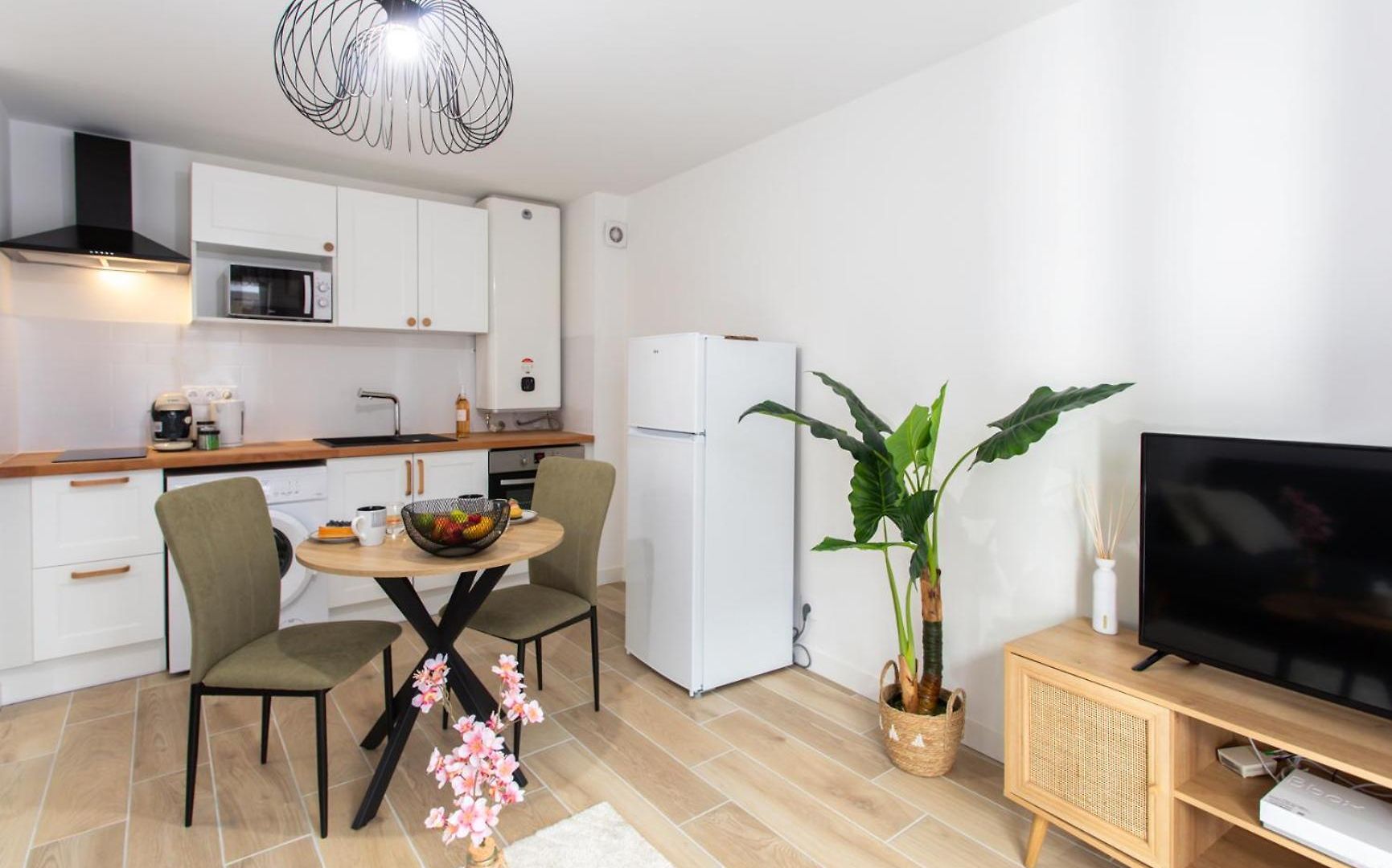 #58 Staywiz Us -logement Clim&balcon 5mins Marche De La Appartement