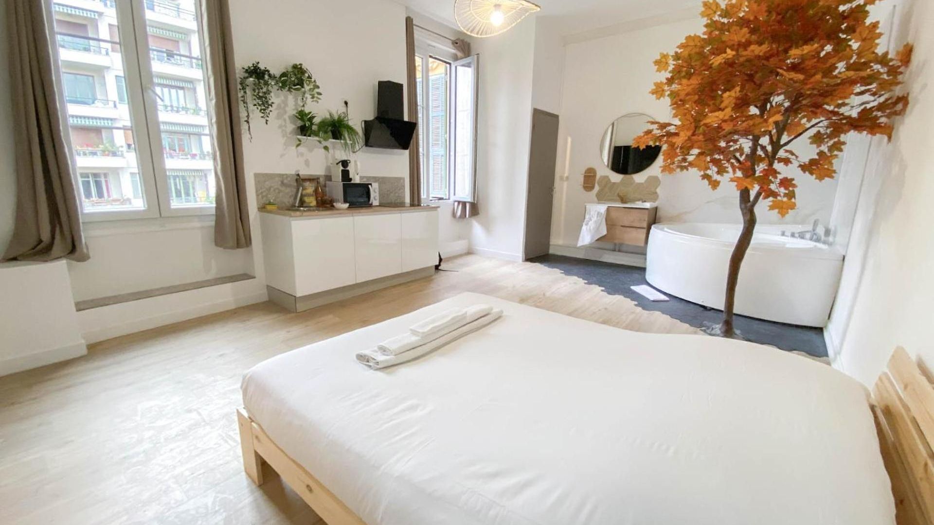 Le Celeste Hotel