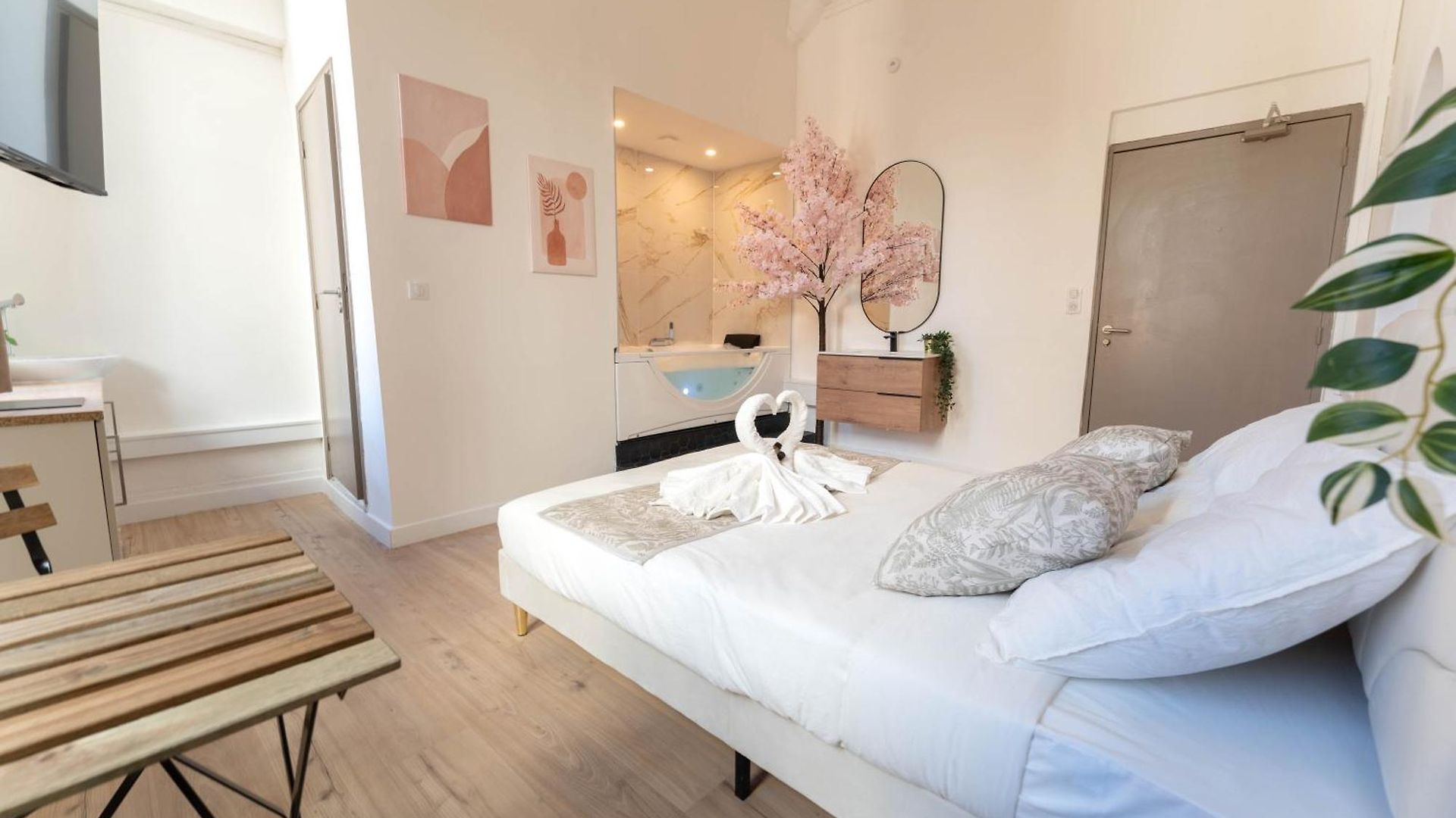 Le Celeste 3*