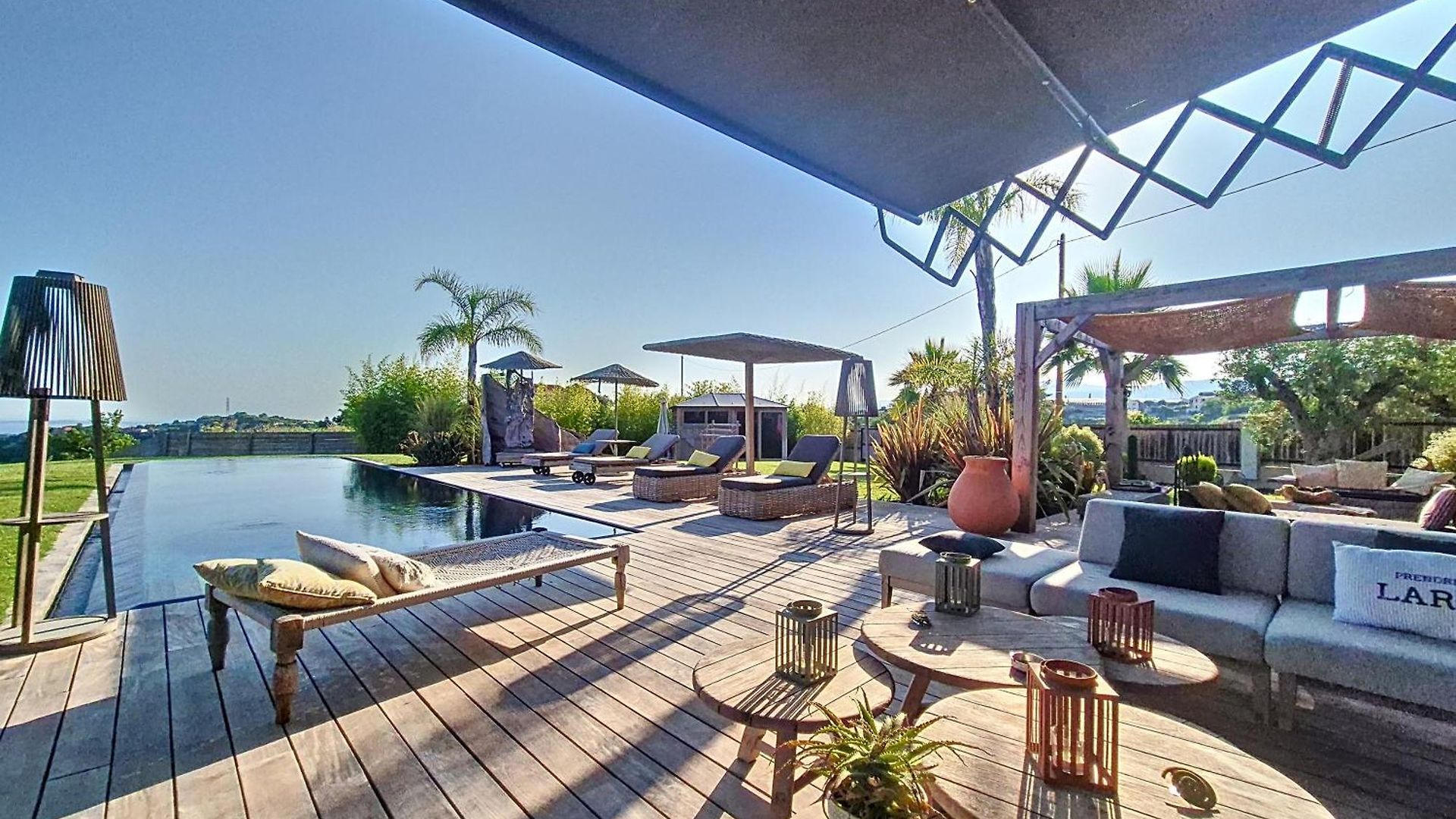 De Luxe Piscine Vue Villa