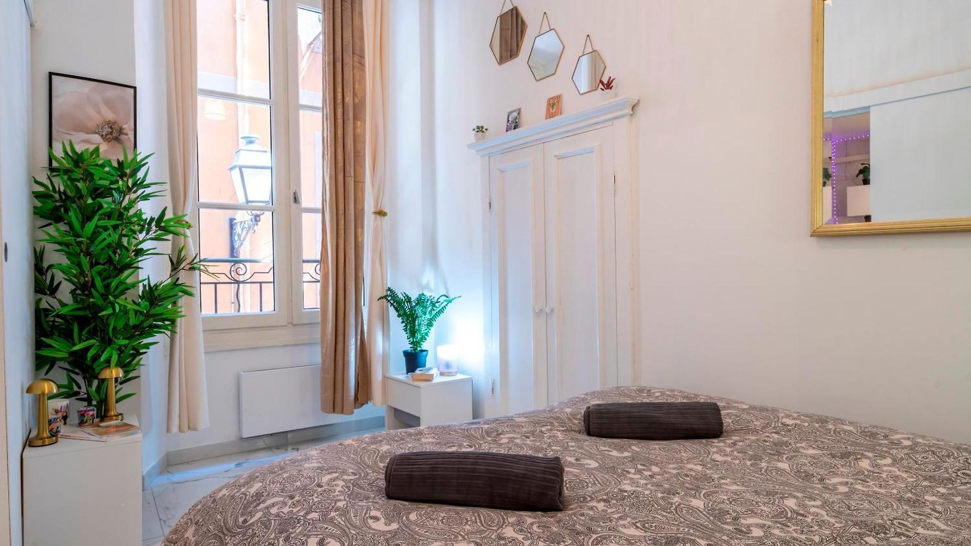 Apartment Splendide, Refait A Neuf, Climatise, A 1mn- 