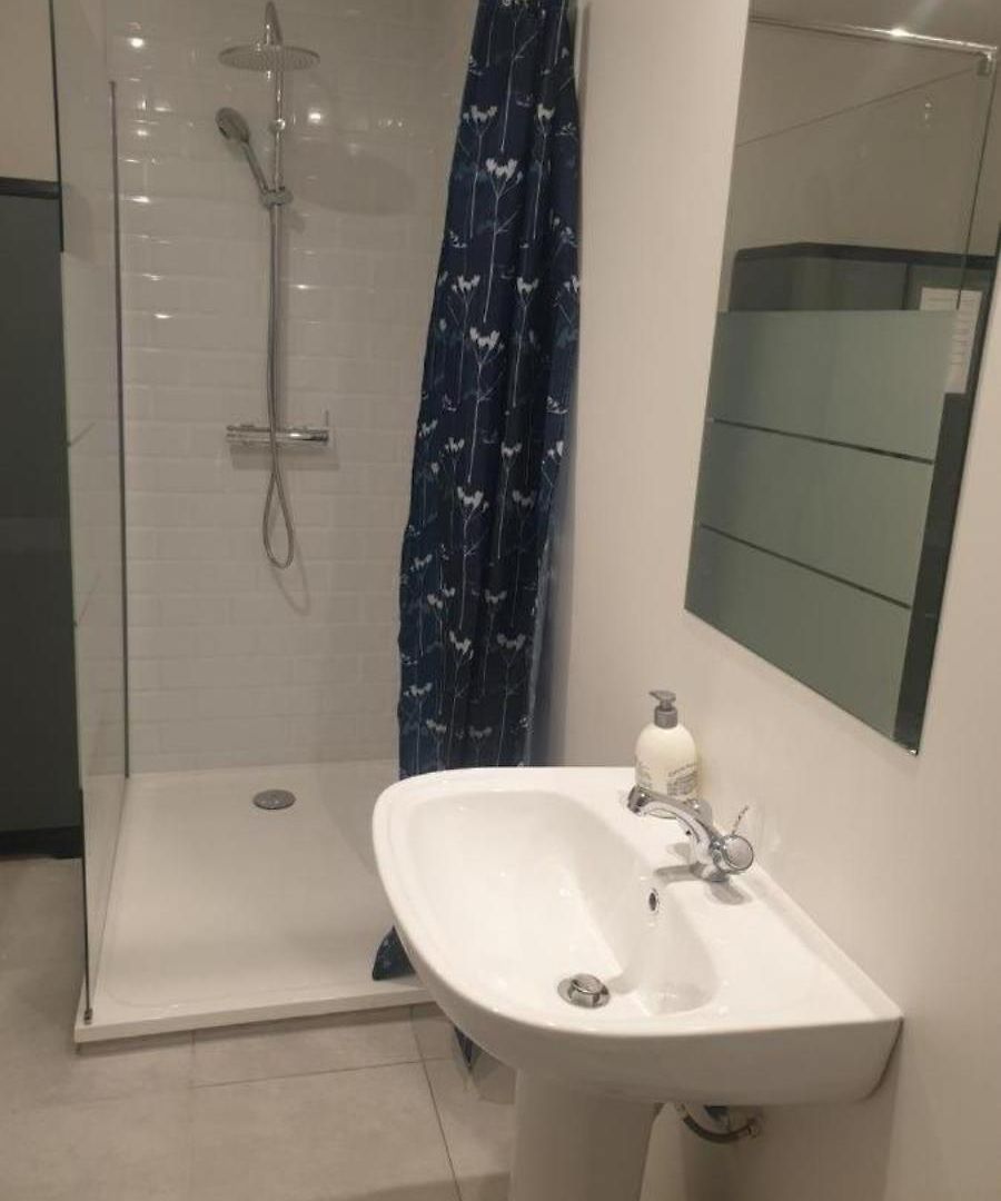 Grand Appartement, 2 Ou 3 Ou 4 Pieces, Tramway Sur Place, Proche Gare Sncf St Augustin 900 Metre , Aeroport 1200 Metre, Ou Allianz Riviera 10 Min, Palais Nikaia 2 Min , Supermarche Sur Place, Parking Possible Si Disponible Ou Payant A 1000 Metr