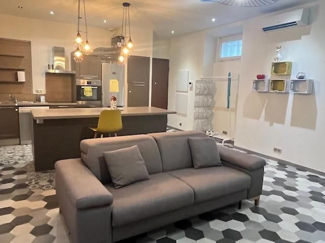 Idealement Situe Apartment