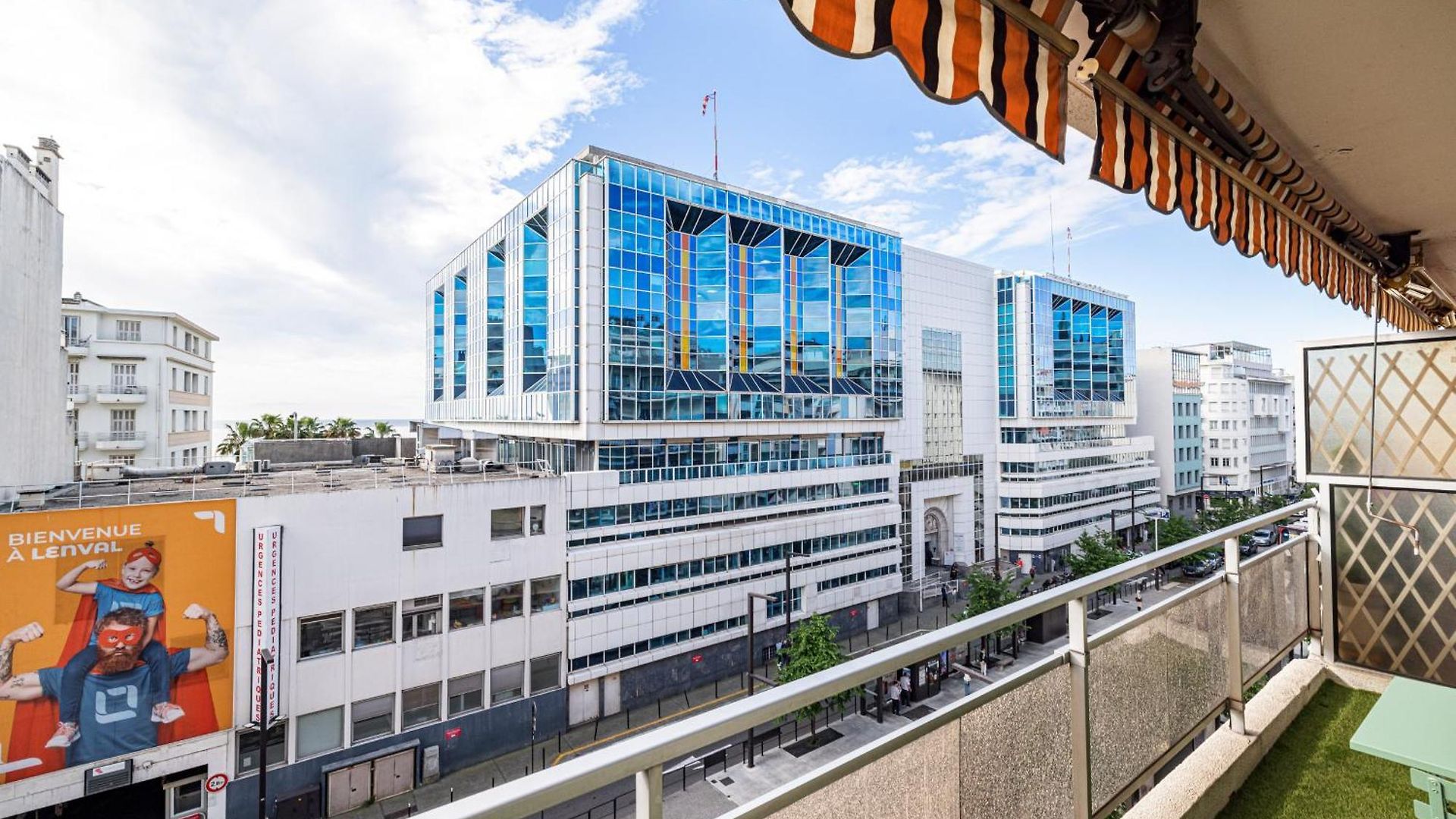 Appartement Large 2 Bdr Close To The Balcony & Garage Nice