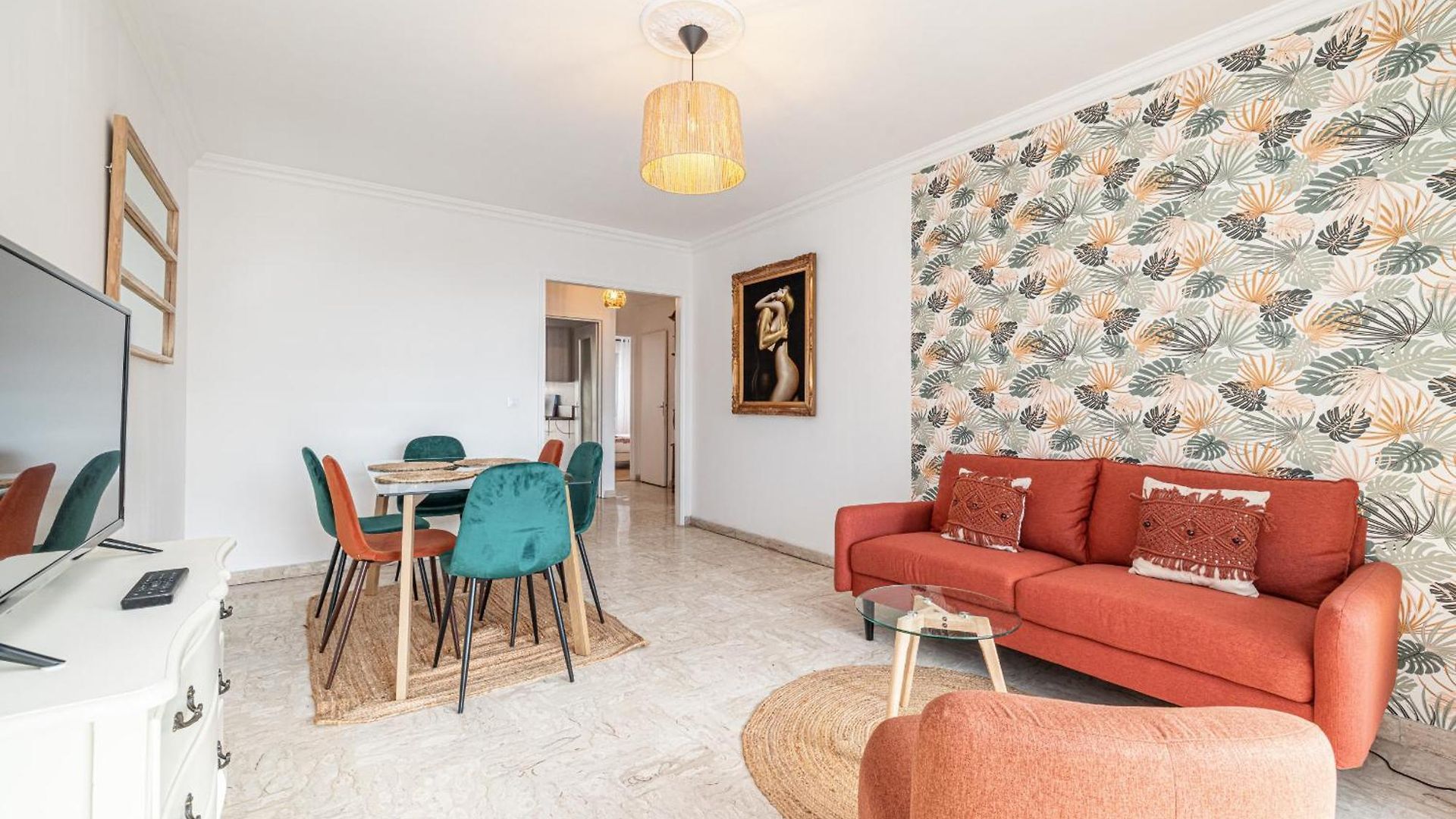 Large 2 Bdr Close To The Balcony & Garage Appartement Nice