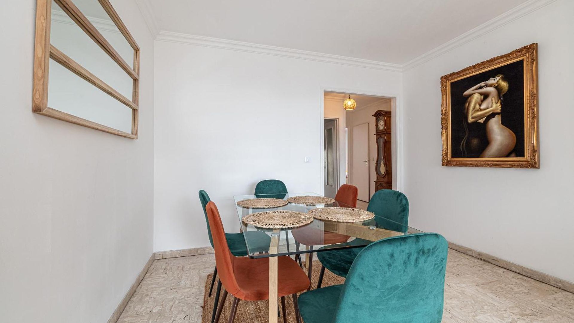 Appartement Large 2 Bdr Close To The Balcony & Garage Nice
