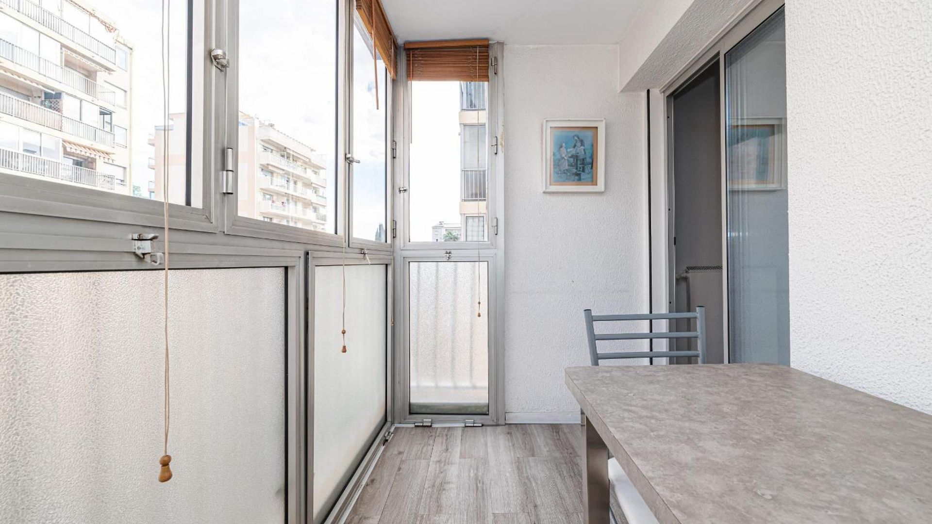 Large 2 Bdr Close To The Balcony & Garage Appartement