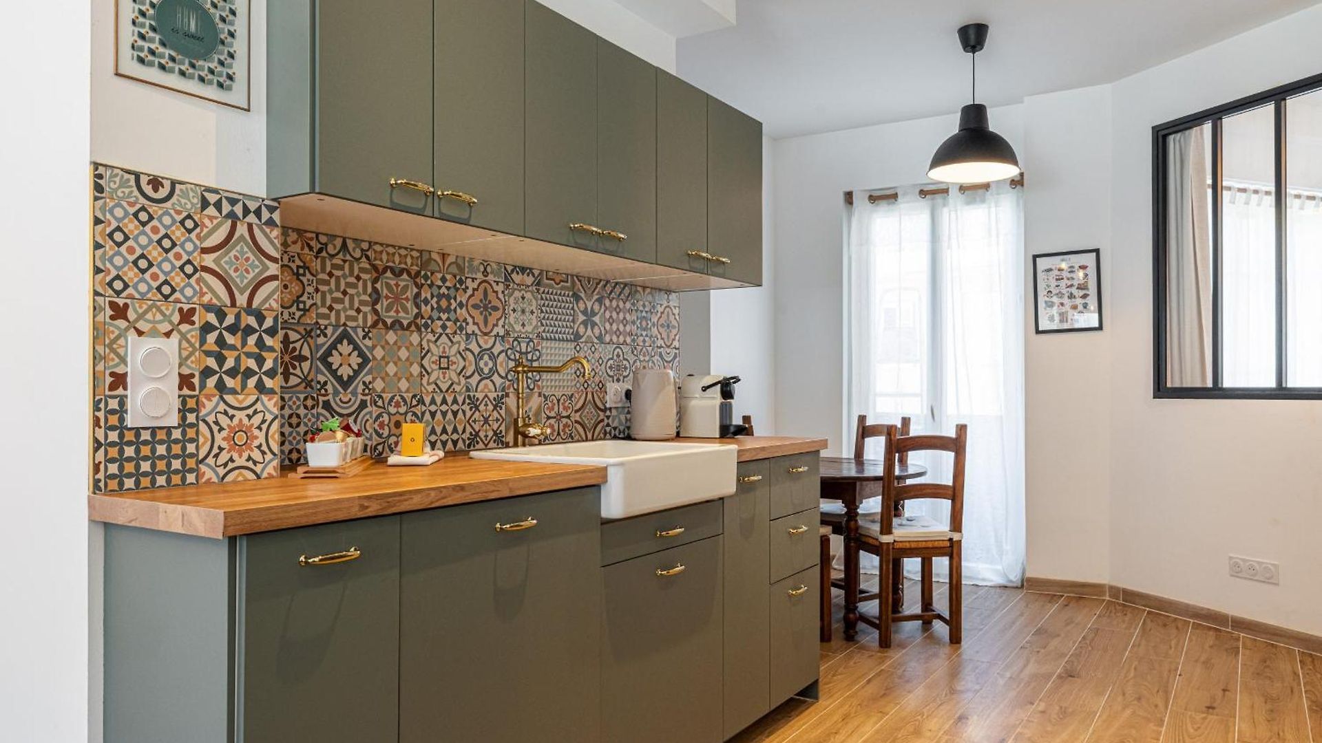 Apartment Large & Quiet 1 Bdr Downtown