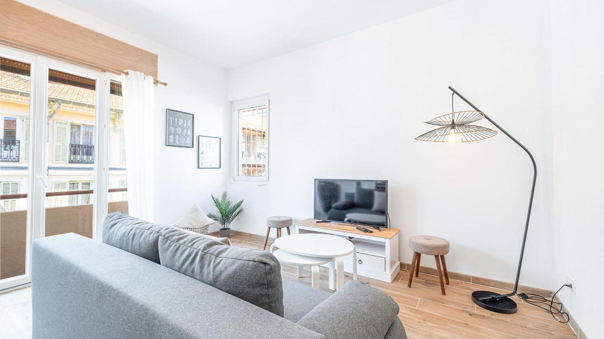 Apartment Large & Quiet 1 Bdr Downtown Nice