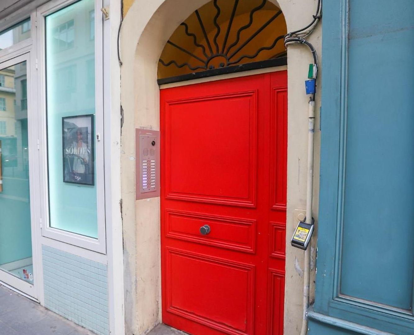 Cours Saleya Old 2 Min * Nice