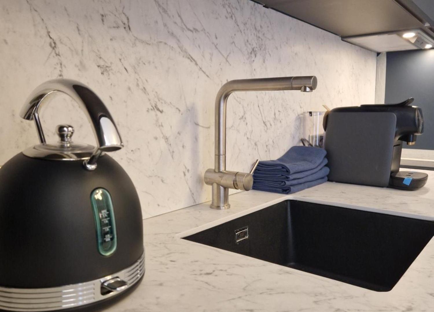 9 Alberti Centre 4*