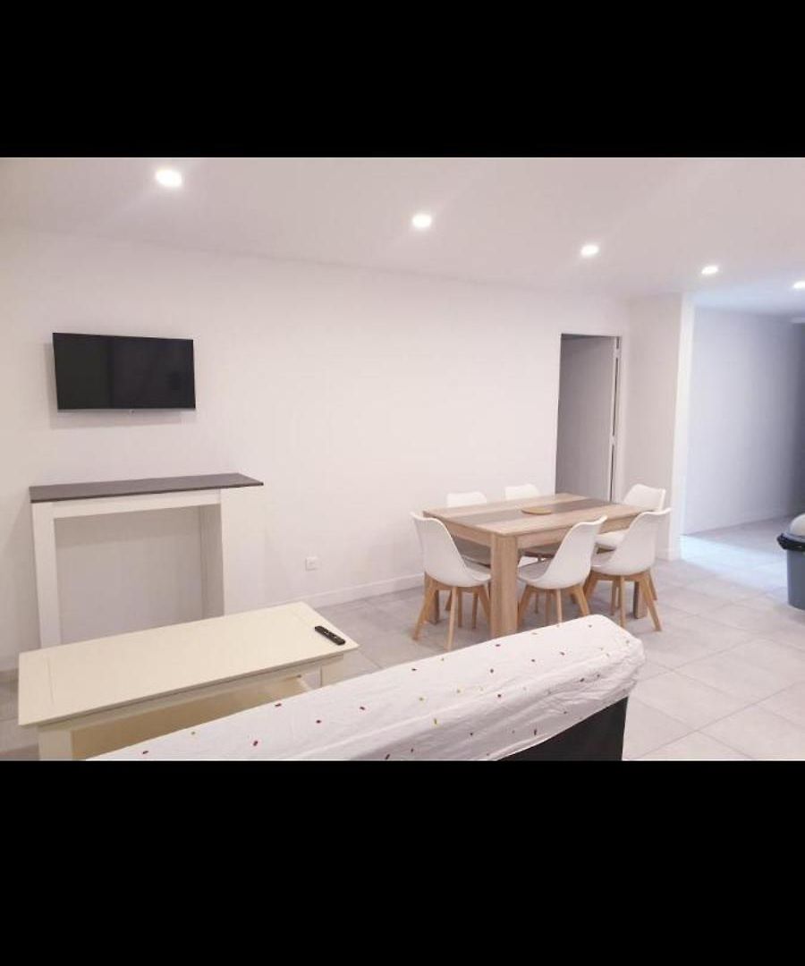 Grand Appartement, 2 Ou 3 Ou 4 Pieces, Tramway Sur Place, Proche Gare Sncf St Augustin 900 Metre , Aeroport 1200 Metre, Ou Allianz Riviera 10 Min, Palais Nikaia 2 Min , Supermarche Sur Place, Parking Possible Si Disponible Ou Payant A 1000 Metr *
