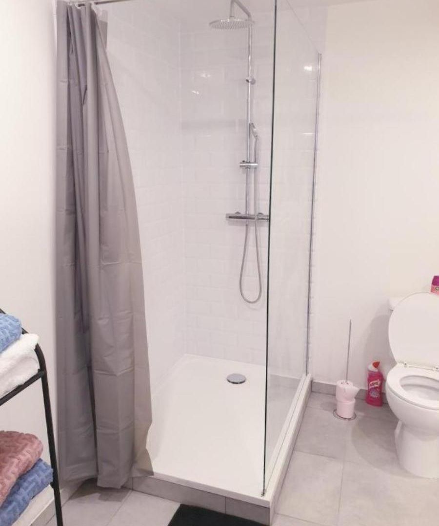 Grand Appartement, 2 Ou 3 Ou 4 Pieces, Tramway Sur Place, Proche Gare Sncf St Augustin 900 Metre , Aeroport 1200 Metre, Ou Allianz Riviera 10 Min, Palais Nikaia 2 Min , Supermarche Sur Place, Parking Possible Si Disponible Ou Payant A 1000 Metr * Nice