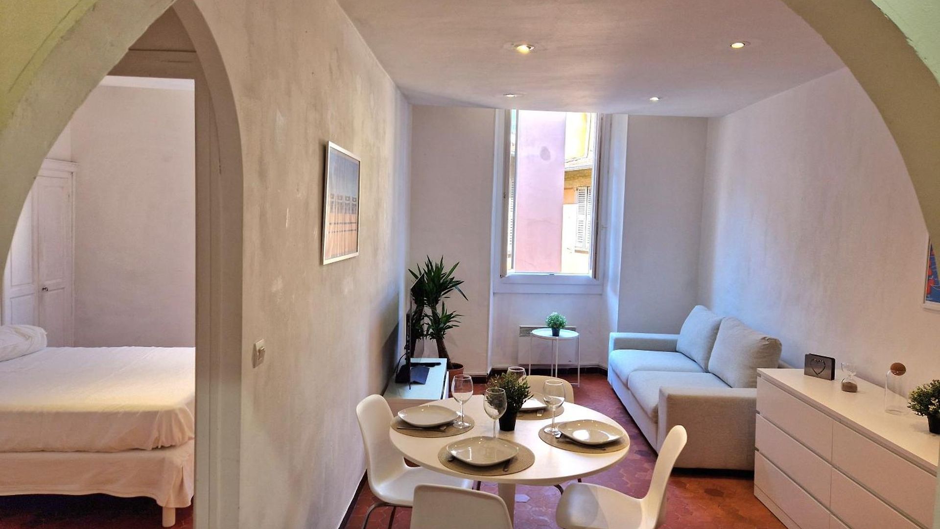 Appartement Sublime 4p Classé Dans Le Vieux-nice Nice