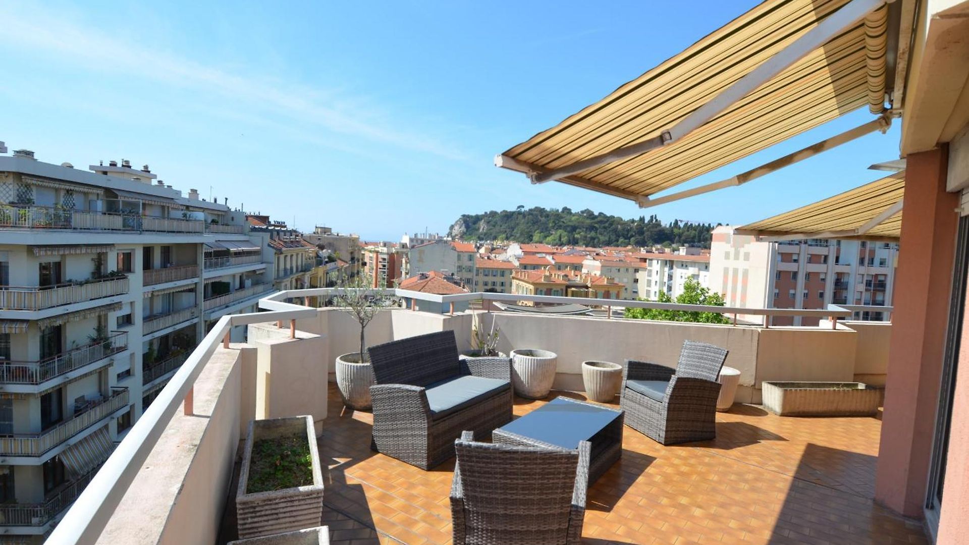 Helianthe - Superbe Avec Terrasse Vue Et Château Au Port De Appartement Nice