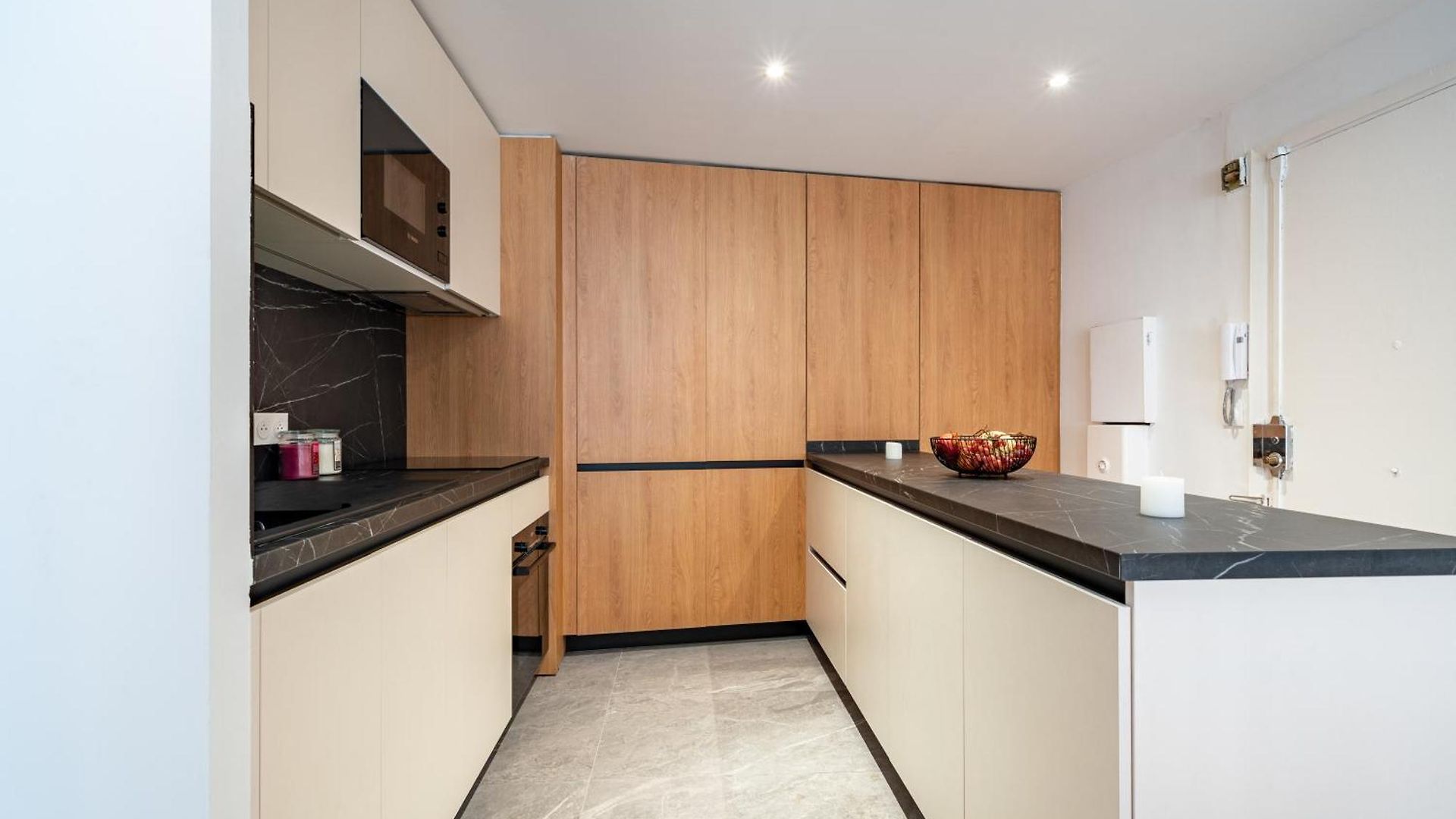 Apartment Near Old Town And Fully Renovated *