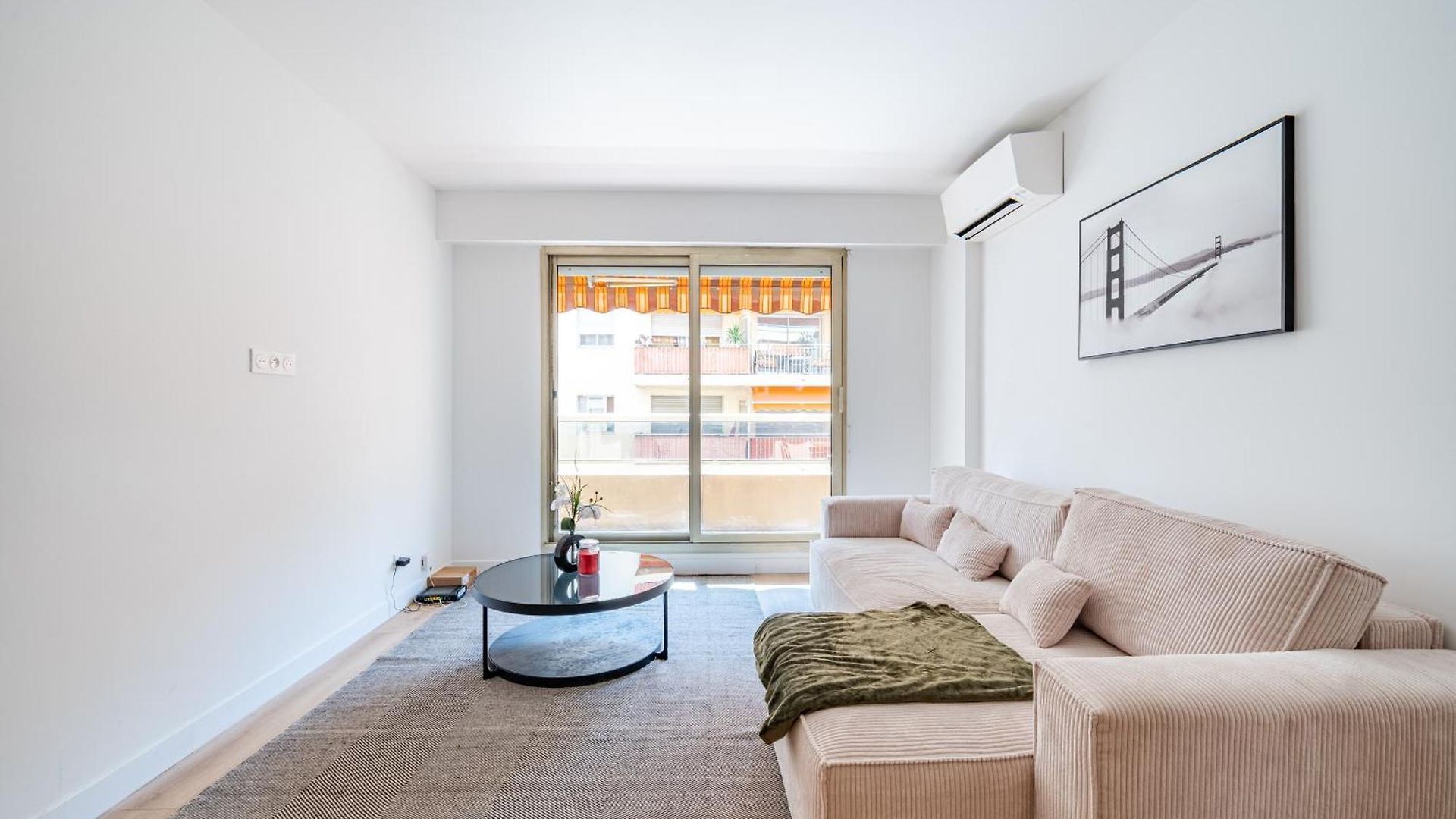 Near Old Town And Fully Renovated *