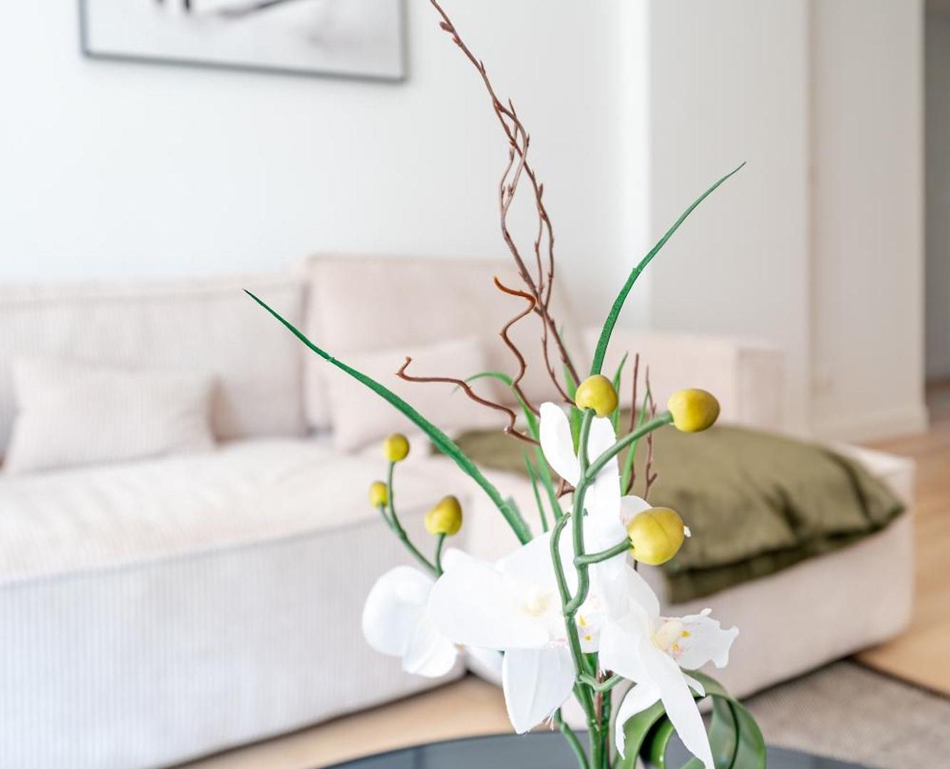 Near Old Town And Fully Renovated Apartment *
