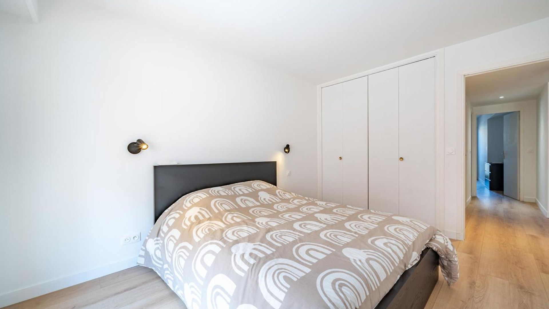 Apartment Near Old Town And Fully Renovated *