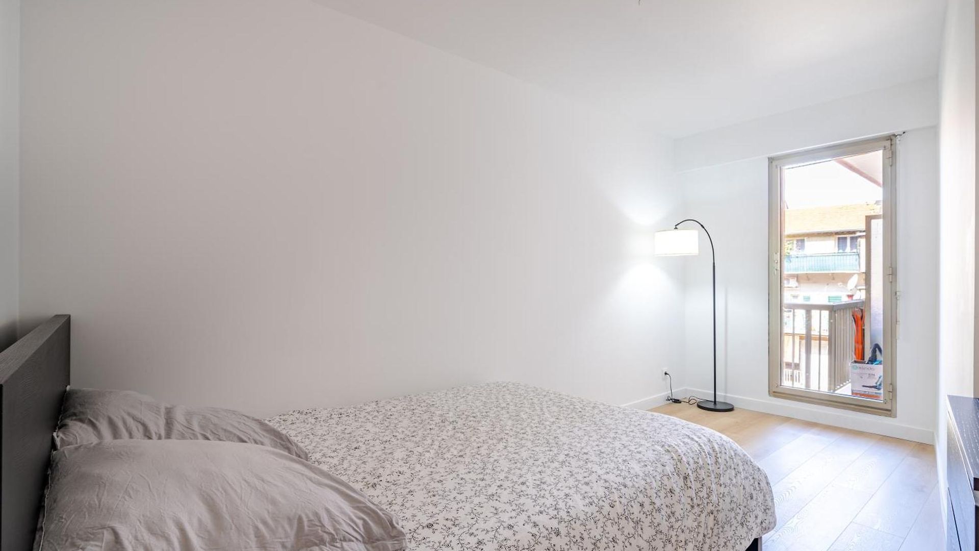 Near Old Town And Fully Renovated Apartment Nice