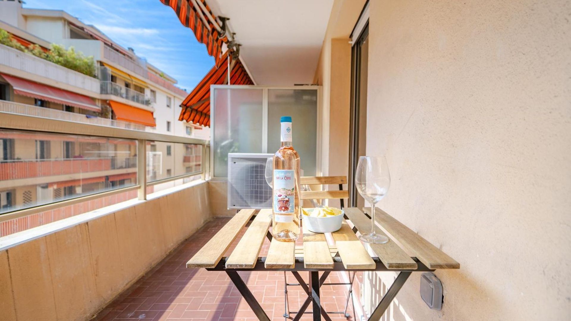 Apartment Near Old Town And Fully Renovated Nice