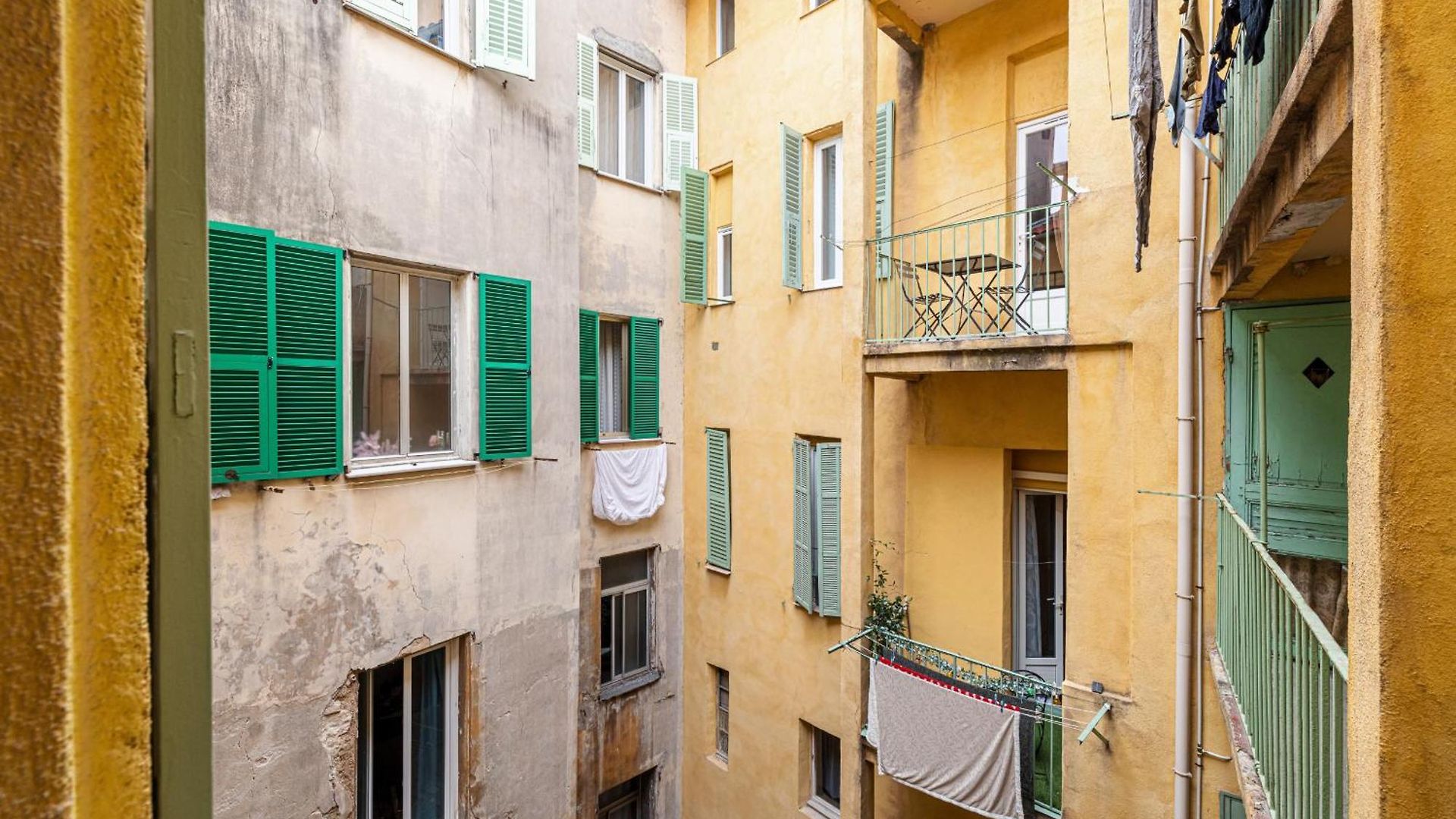2 Bdr Heart Of The Old Town Appartement Nice