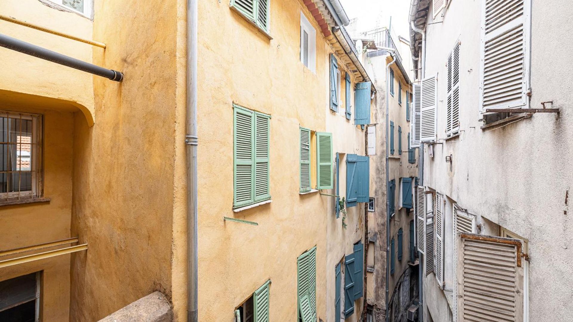 2 Bdr Heart Of The Old Town