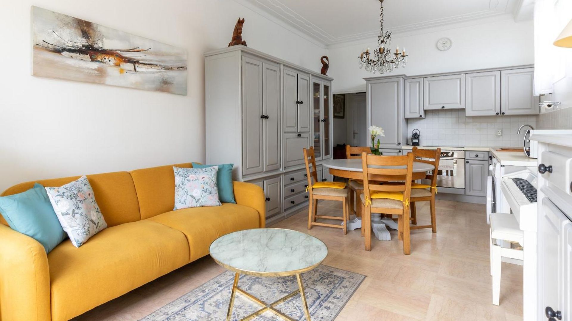 Happyfew La Promenade 53 Apartment