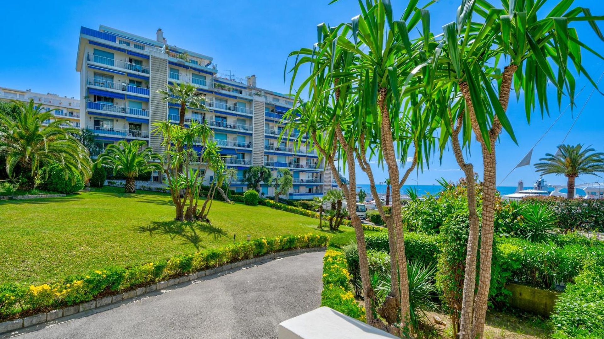 Appartement Port De Nice, *