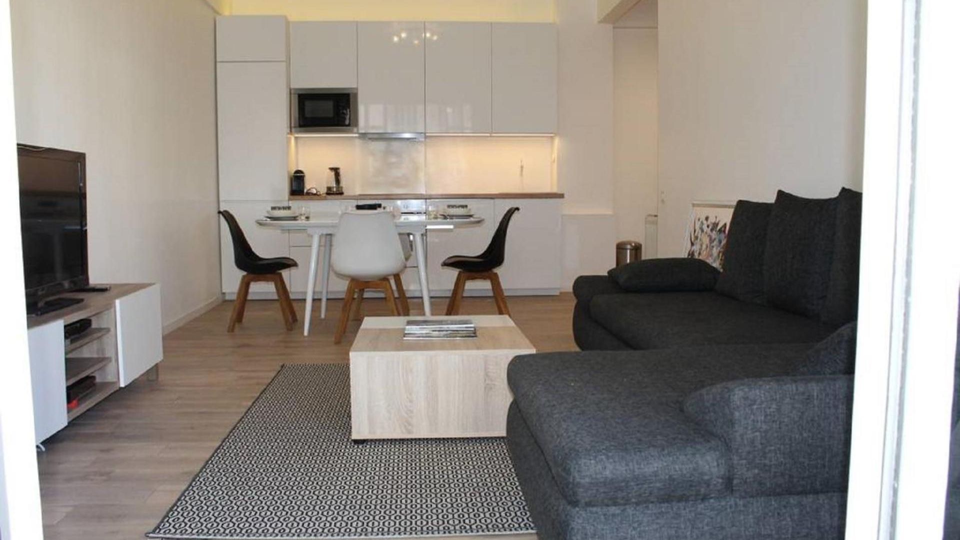 Apartment Plein Centre, Calme Et Proche De La Nice