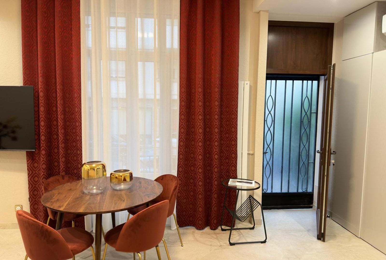 Extraordinaire Grand Au Centre 6 Minutes à Pied De La Et L'hôtel Negresco Appartement