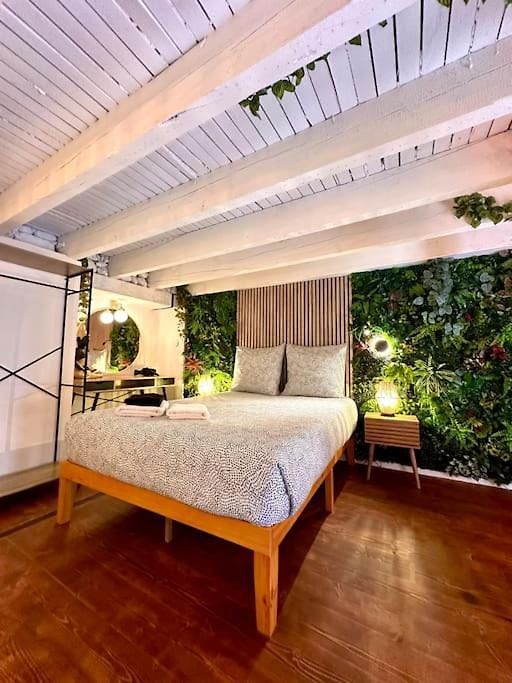 Jungle Avec Jaccuzi Au Coeur De Appartement Nice
