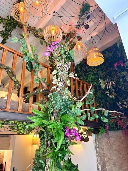 Jungle Avec Jaccuzi Au Coeur De Appartement Nice
