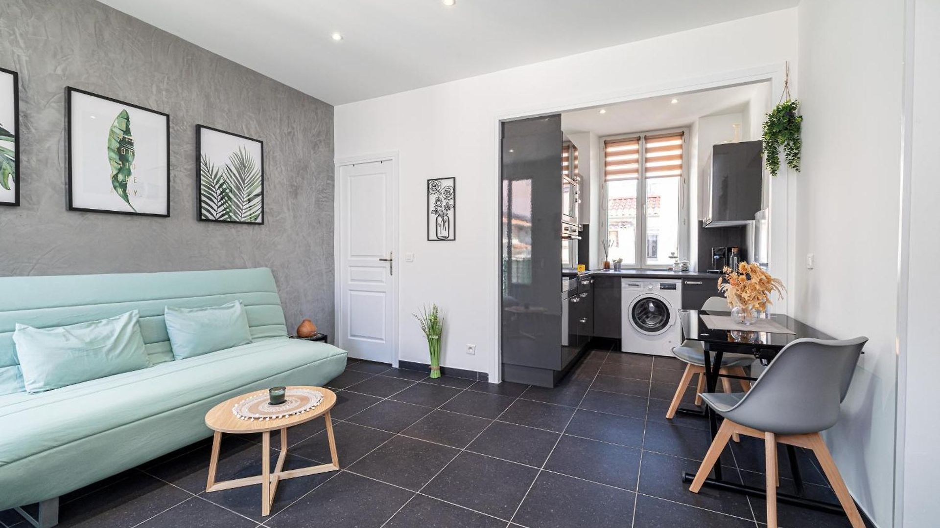 Large&quiet 1 Bdr At Port *