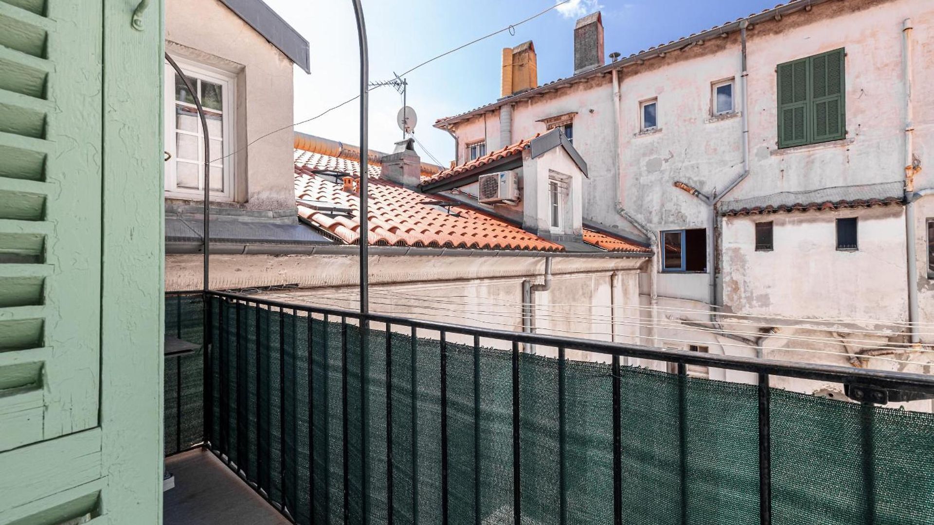 Large&quiet 1 Bdr At Port Nice