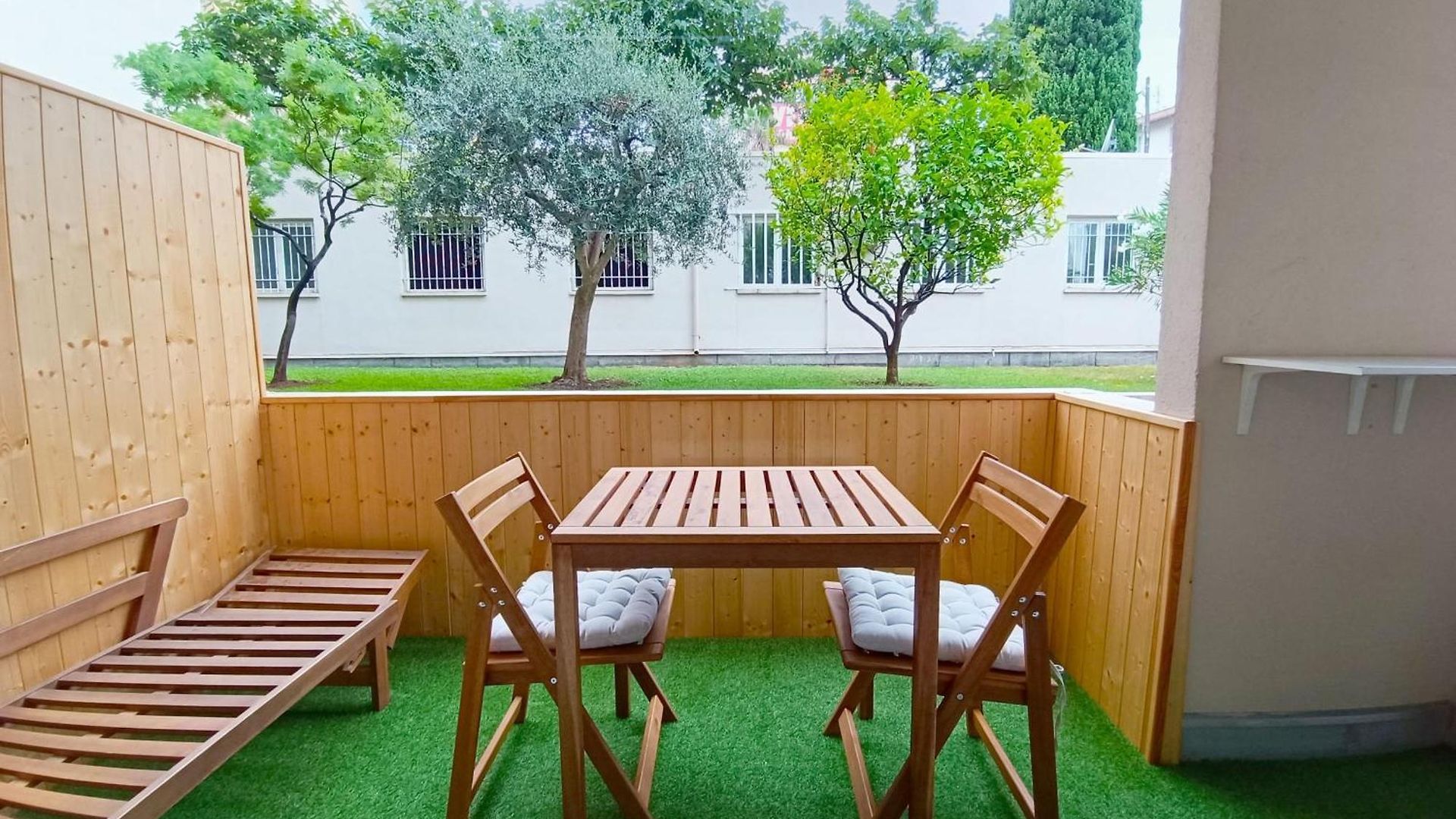 Appartement Cozy With Balcony - 5 Min To The