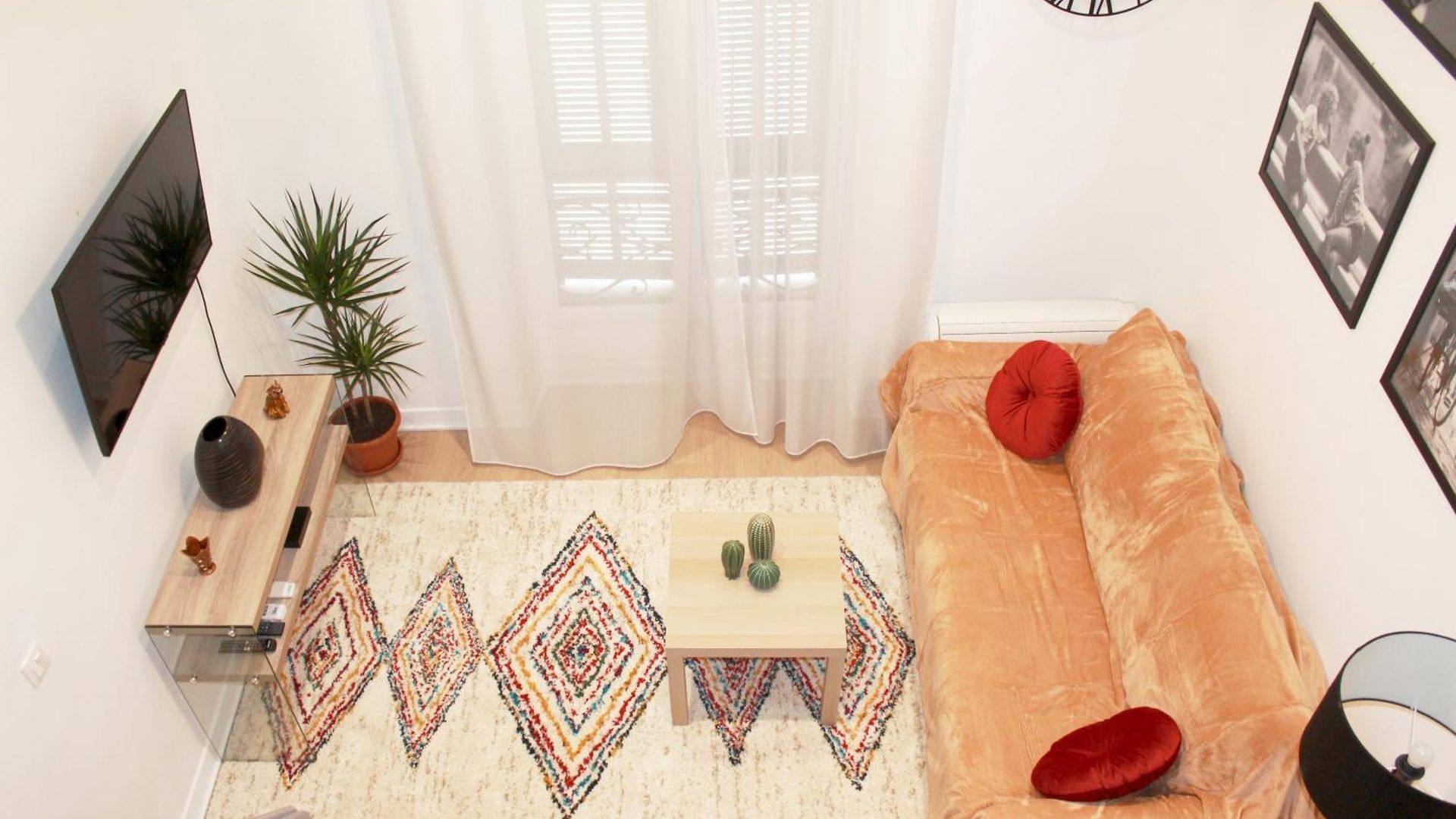 Lofty - Massena Sq - 5 Min Walk * Nice