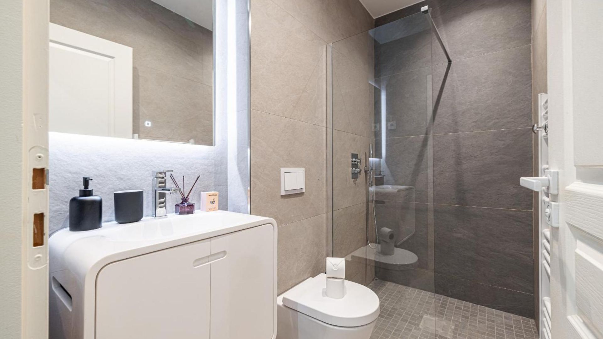 60 Herold - Magnifique - Terrasse - Climatise Appartement