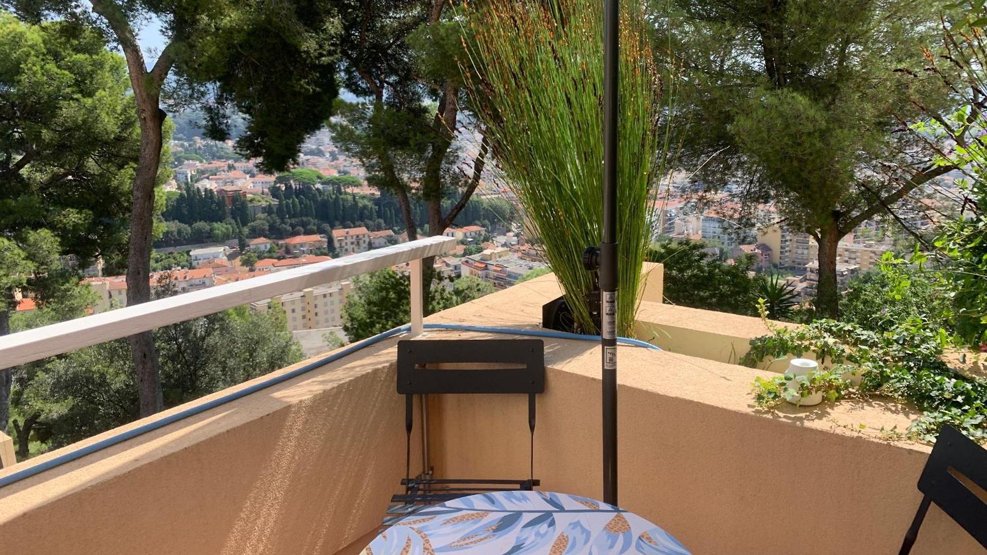 Homestay D Avec Clim Terrasse Et Petit Dejeuner Hauteurs De Nice